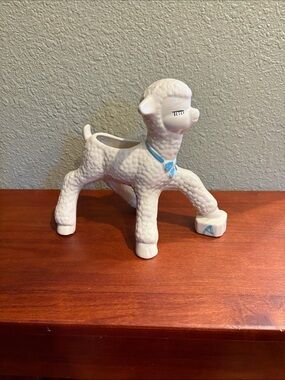 Vintage Lamb/Sheep Ceramic - White with Blue Accents